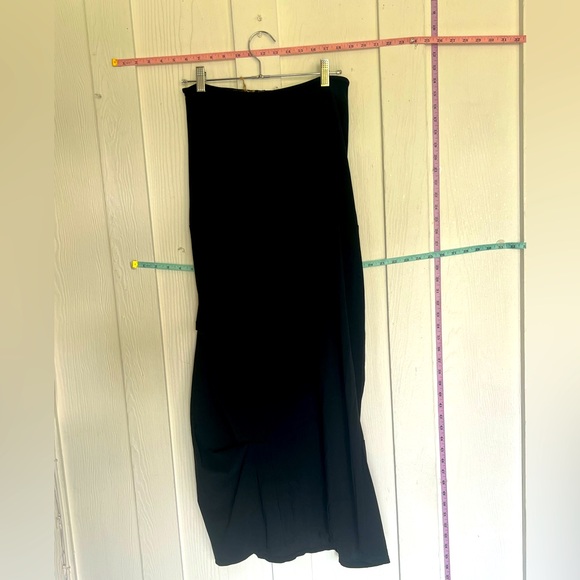 Designer Skirt. NWT. Size In label shown. USA size M size italian 42 USA 5 - Picture 1 of 13